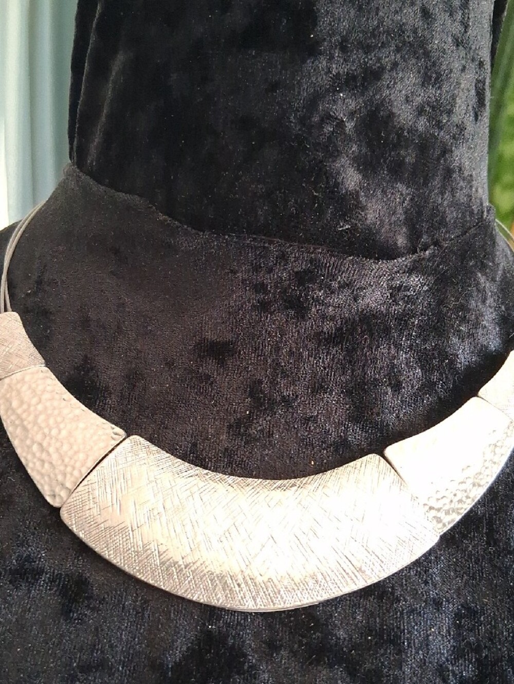 H&M Textured Silver Statement Collar Necklace - Picture 2 of 10